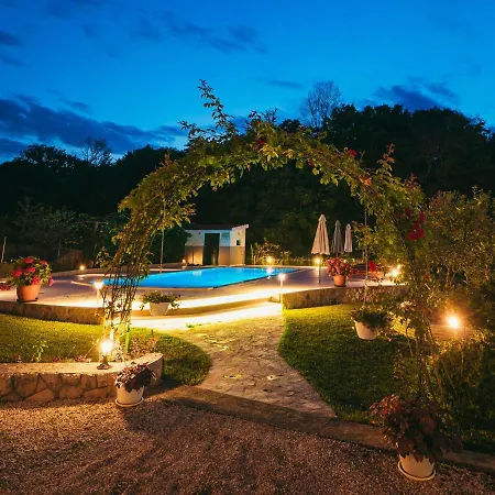 Charming In With Pool * Grubine