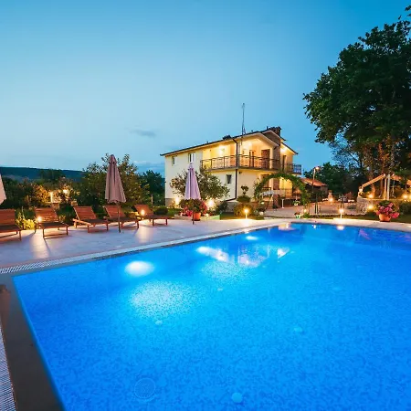 Charming In With Pool * Grubine